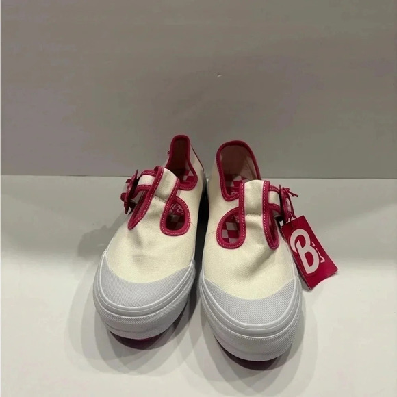 Vans x Barbie™ Style 93 DX Mary Jane Skate Shoe - White Womens 8 - Picture 3 of 10